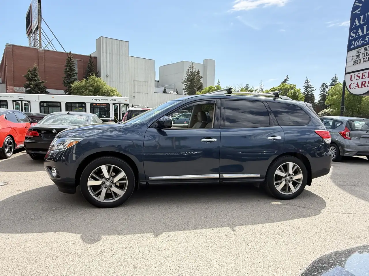 Nissan Pathfinder снимка Nissan Pathfinder