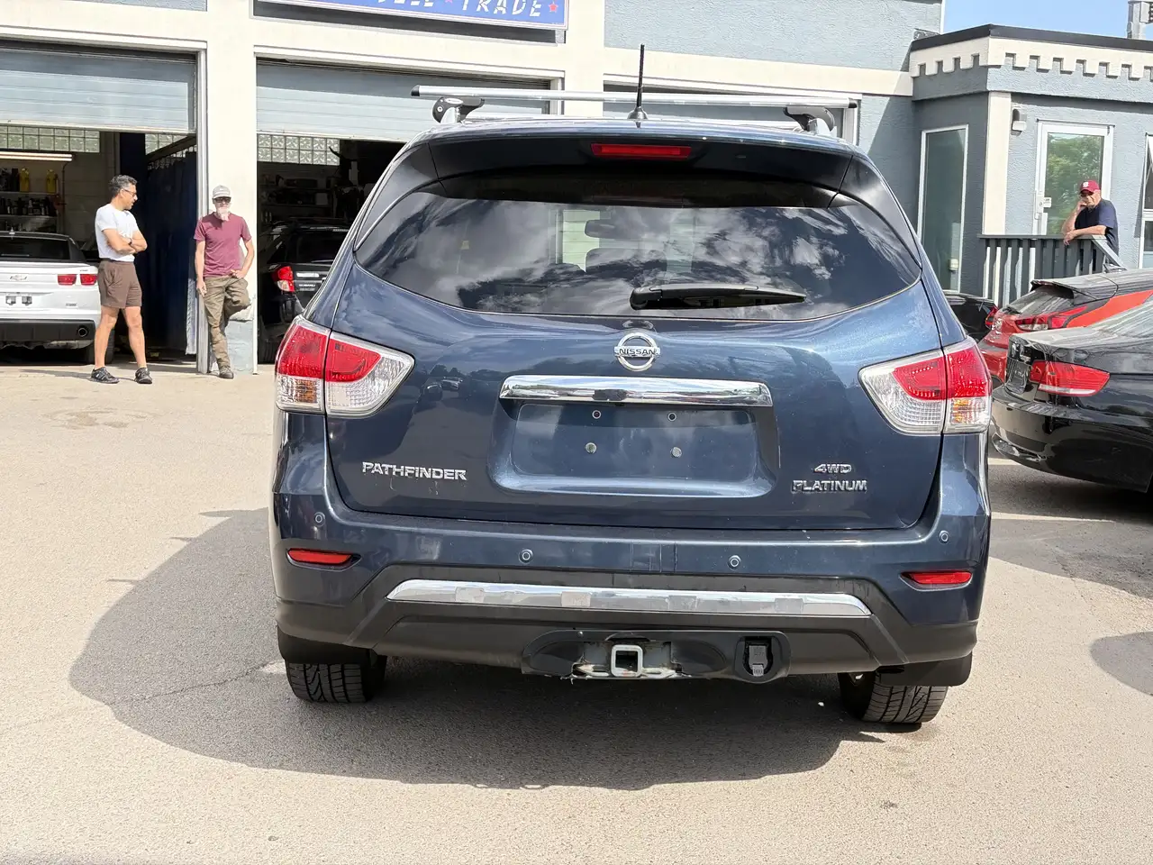 Nissan Pathfinder снимка Nissan Pathfinder
