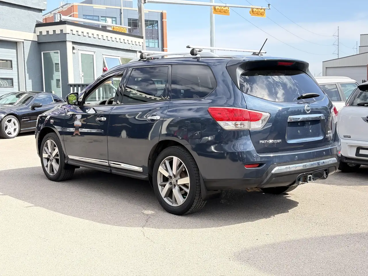 Nissan Pathfinder снимка Nissan Pathfinder