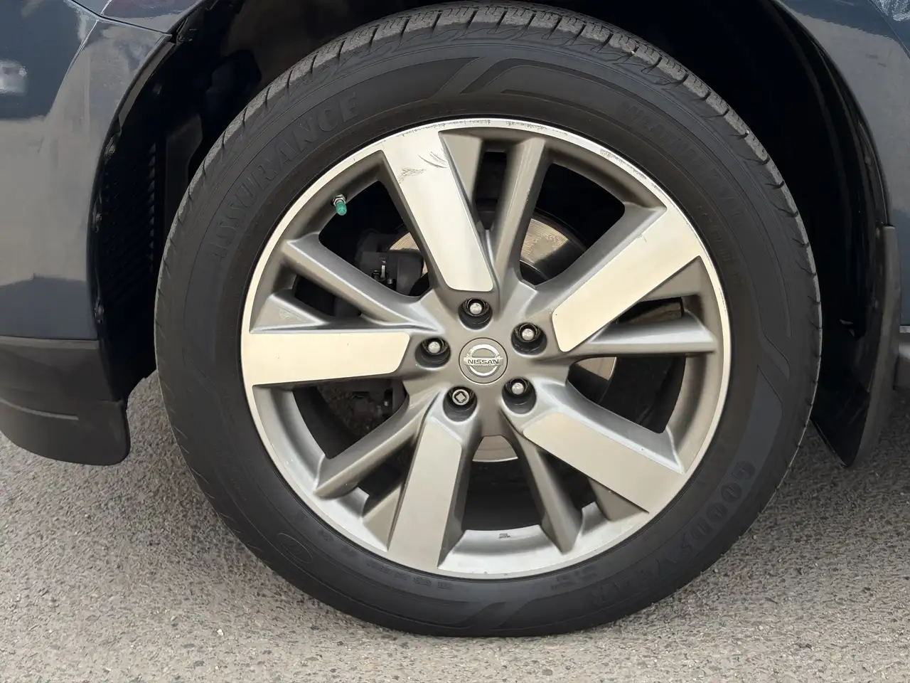 Nissan Pathfinder снимка Nissan Pathfinder