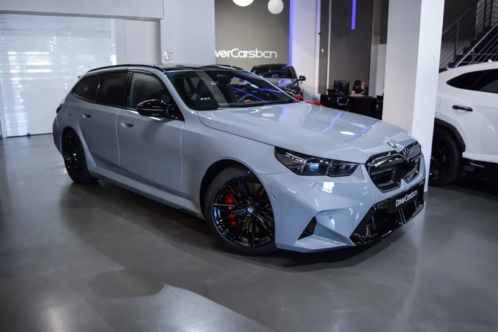 BMW M5 Touring Szary - 2