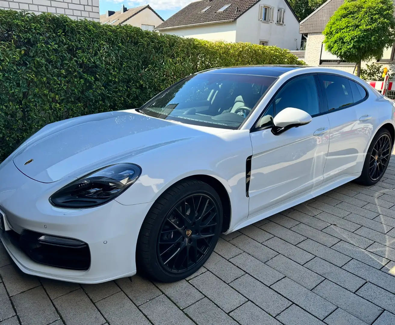 Porsche Panamera 4 Edition 10 Jahre Weiß - 1