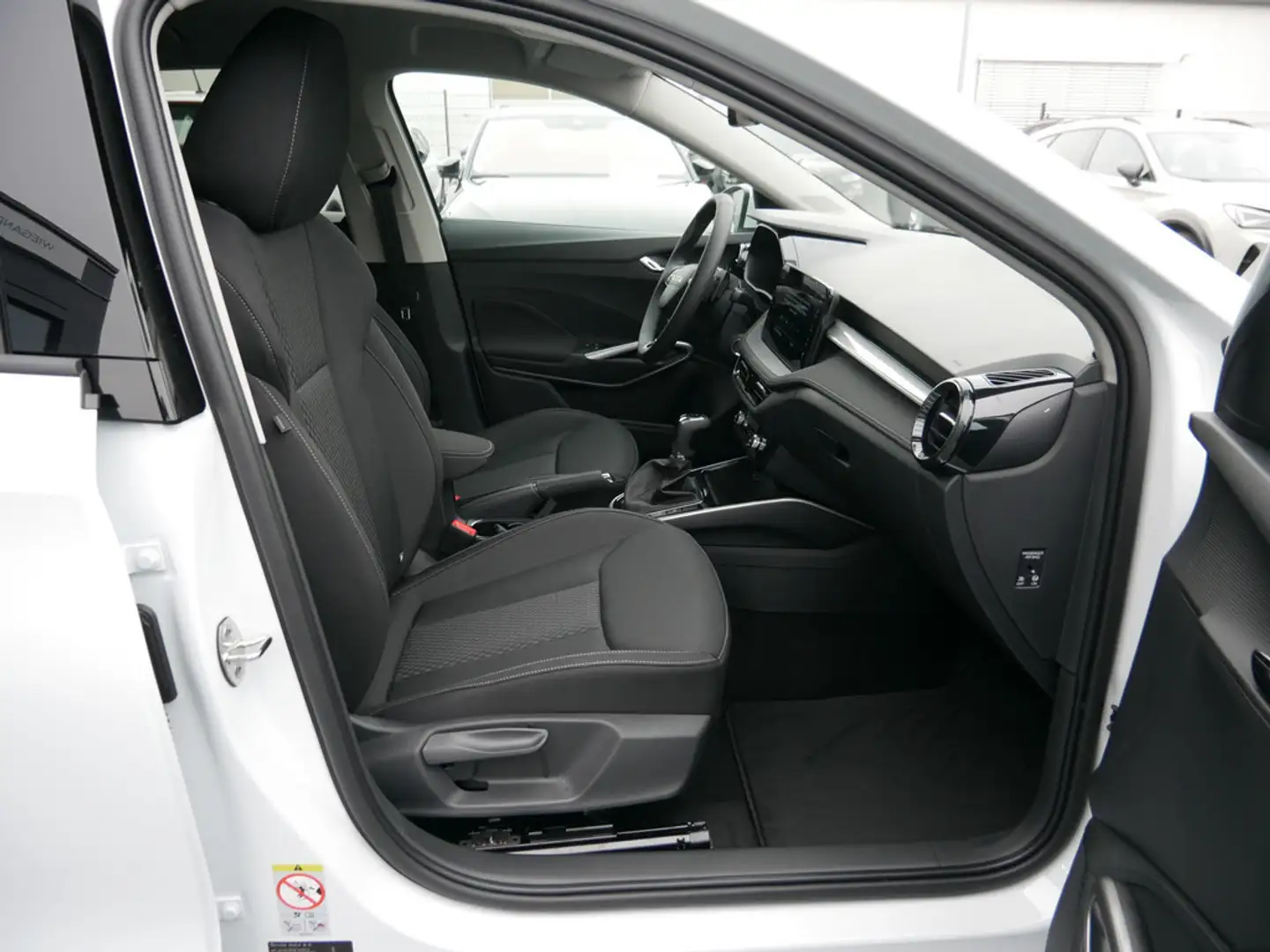 Skoda Fabia Tour 1.0 TSI - KLIMA PDC SHZ KAMERA NAVI LED *SN36 Weiß - 2