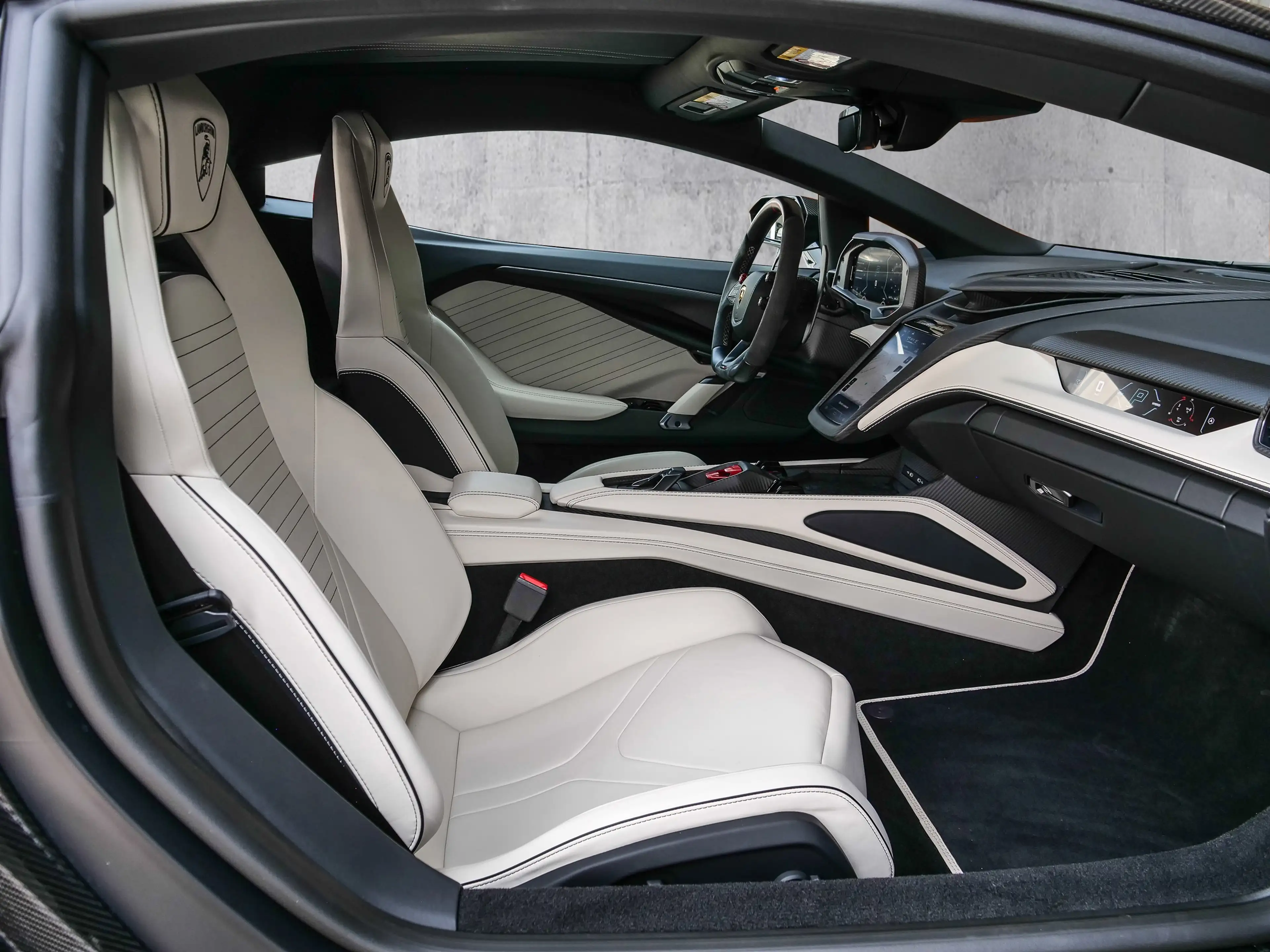 Lamborghini Revuelto Nero Nemesis, Full Exterior Carbon — photo 6