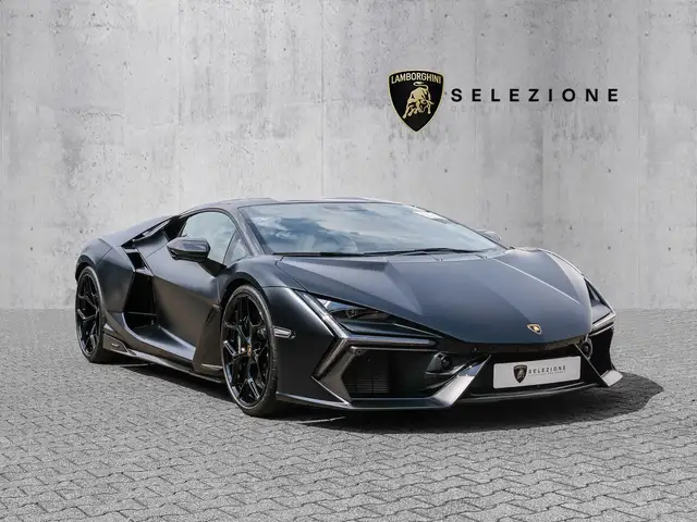 Lamborghini Revuelto