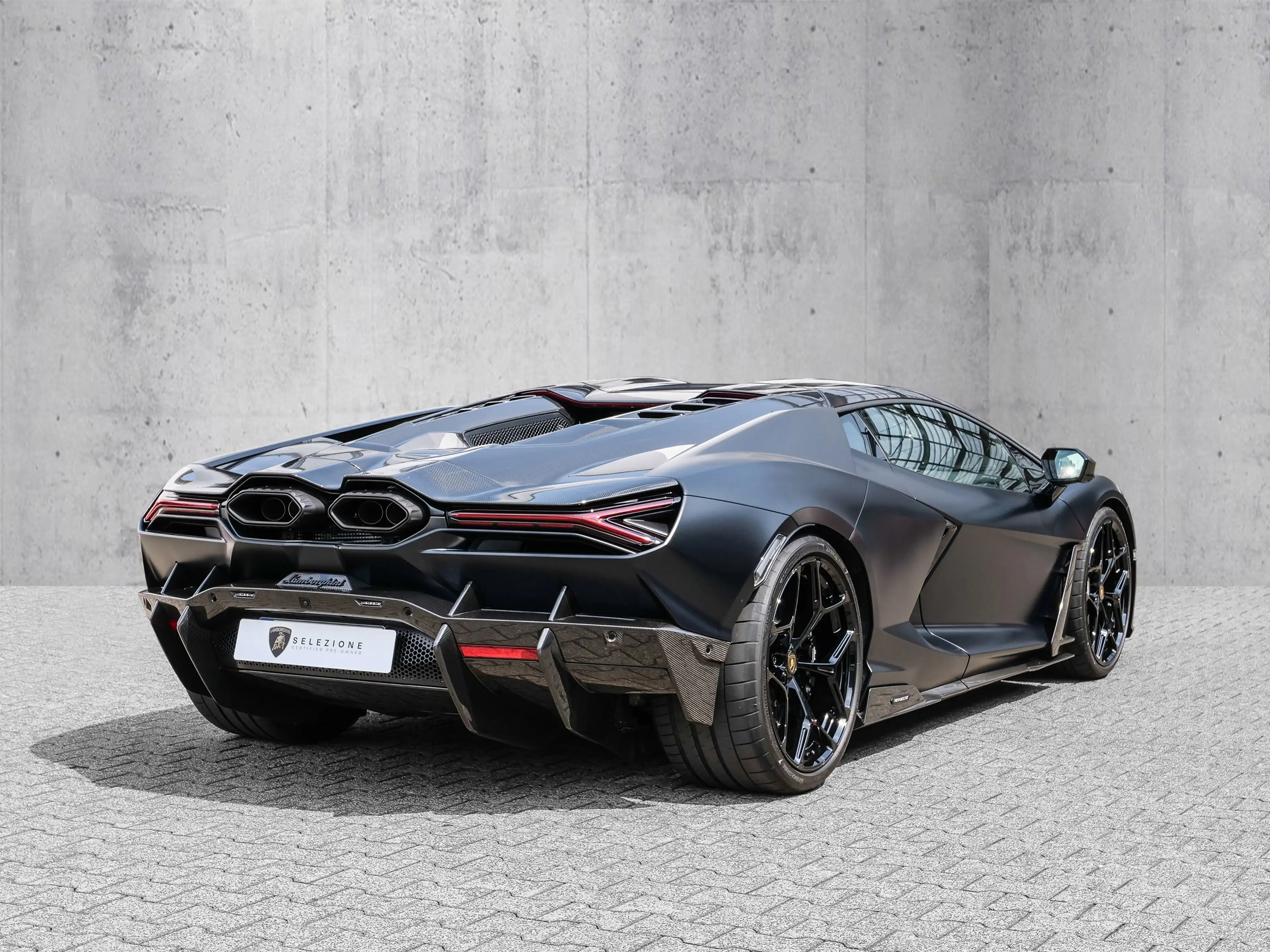 Lamborghini Revuelto Nero Nemesis, Full Exterior Carbon — photo 3
