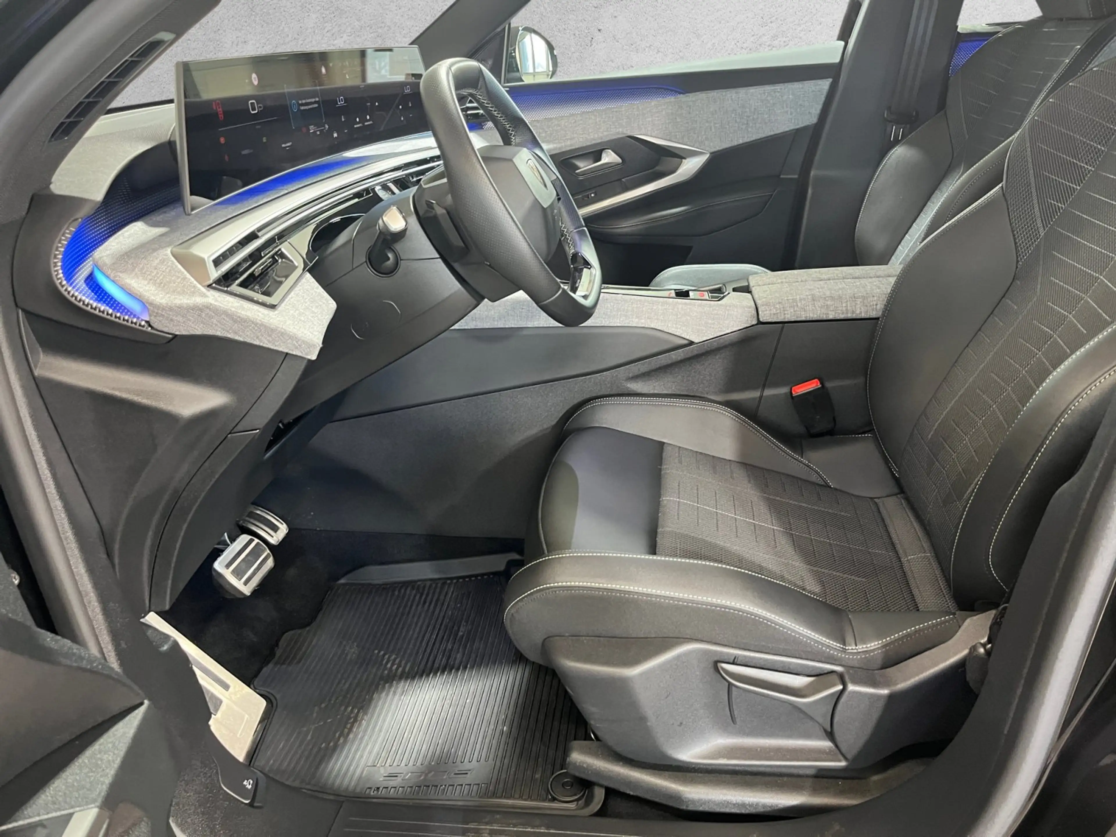 Peugeot 5008 1.2 145 GT ACC LED Navi SHZ 2xKlima Kam. — photo 6