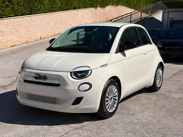 Fiat 500C Berlina Hybrid Pop
