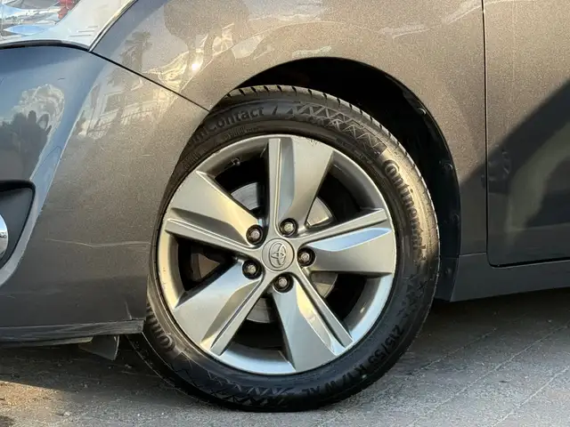 Toyota Verso view 6