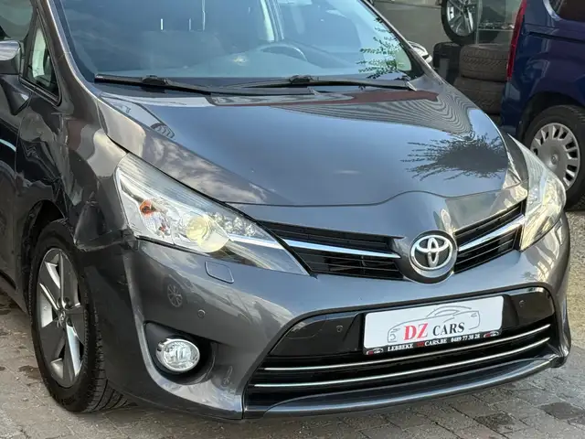 Toyota Verso view 11
