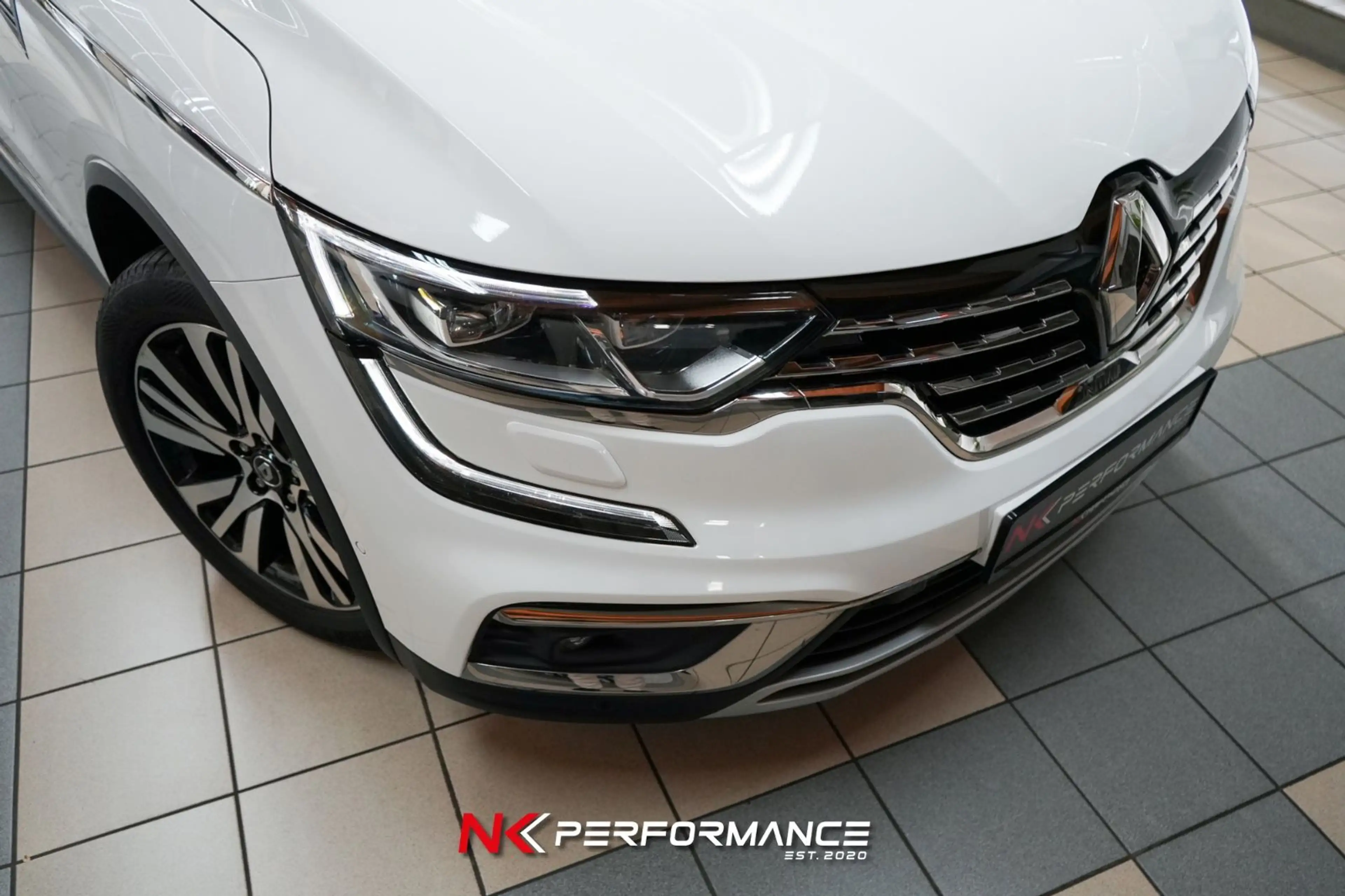 Renault Koleos Initiale Paris 4x4 / PANO / AHK / MASSAGE — photo 6