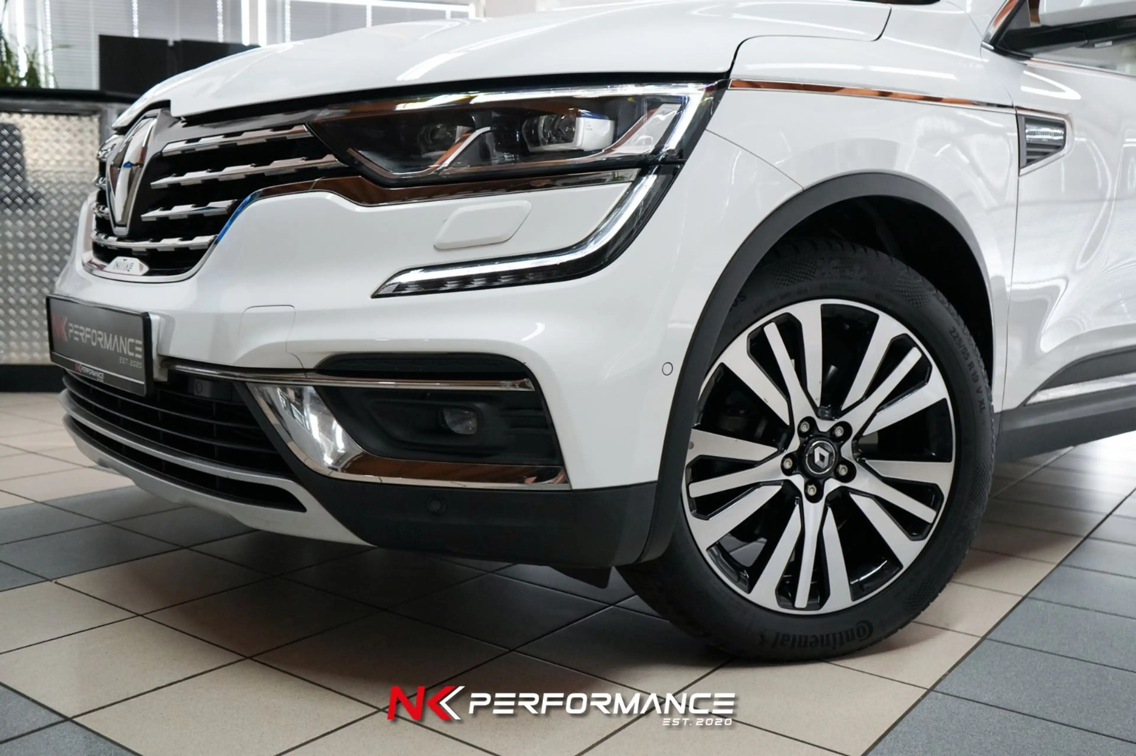 Renault Koleos Initiale Paris 4x4 / PANO / AHK / MASSAGE — photo 2