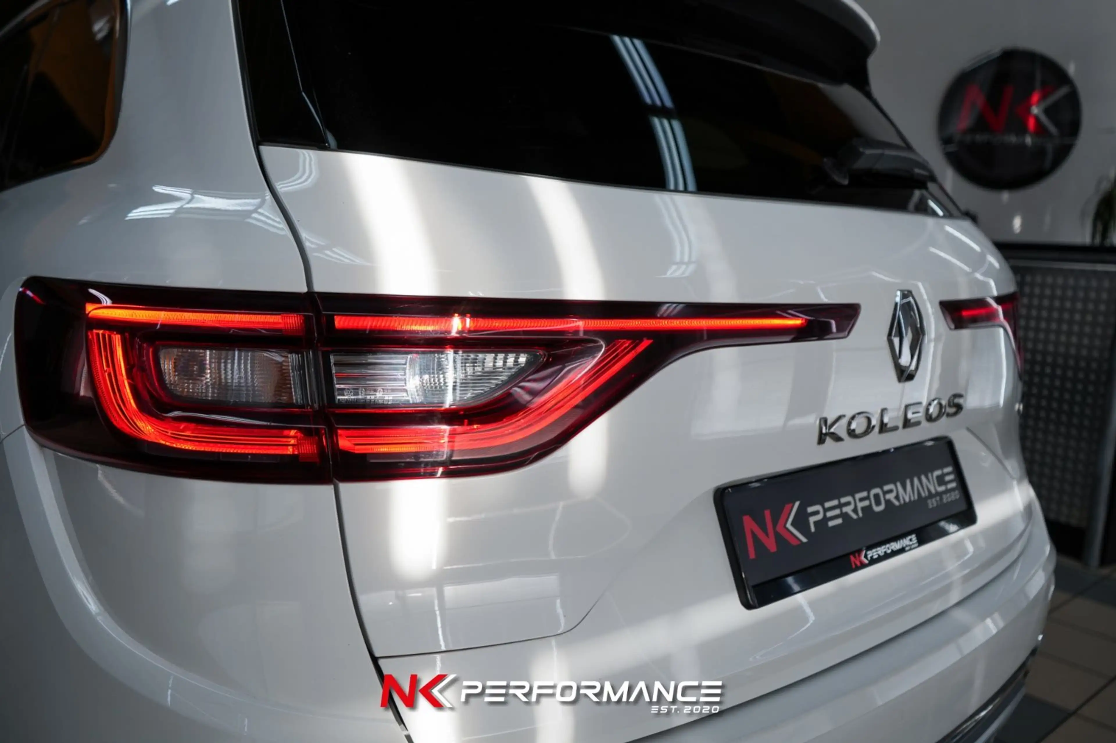 Renault Koleos Initiale Paris 4x4 / PANO / AHK / MASSAGE — photo 15