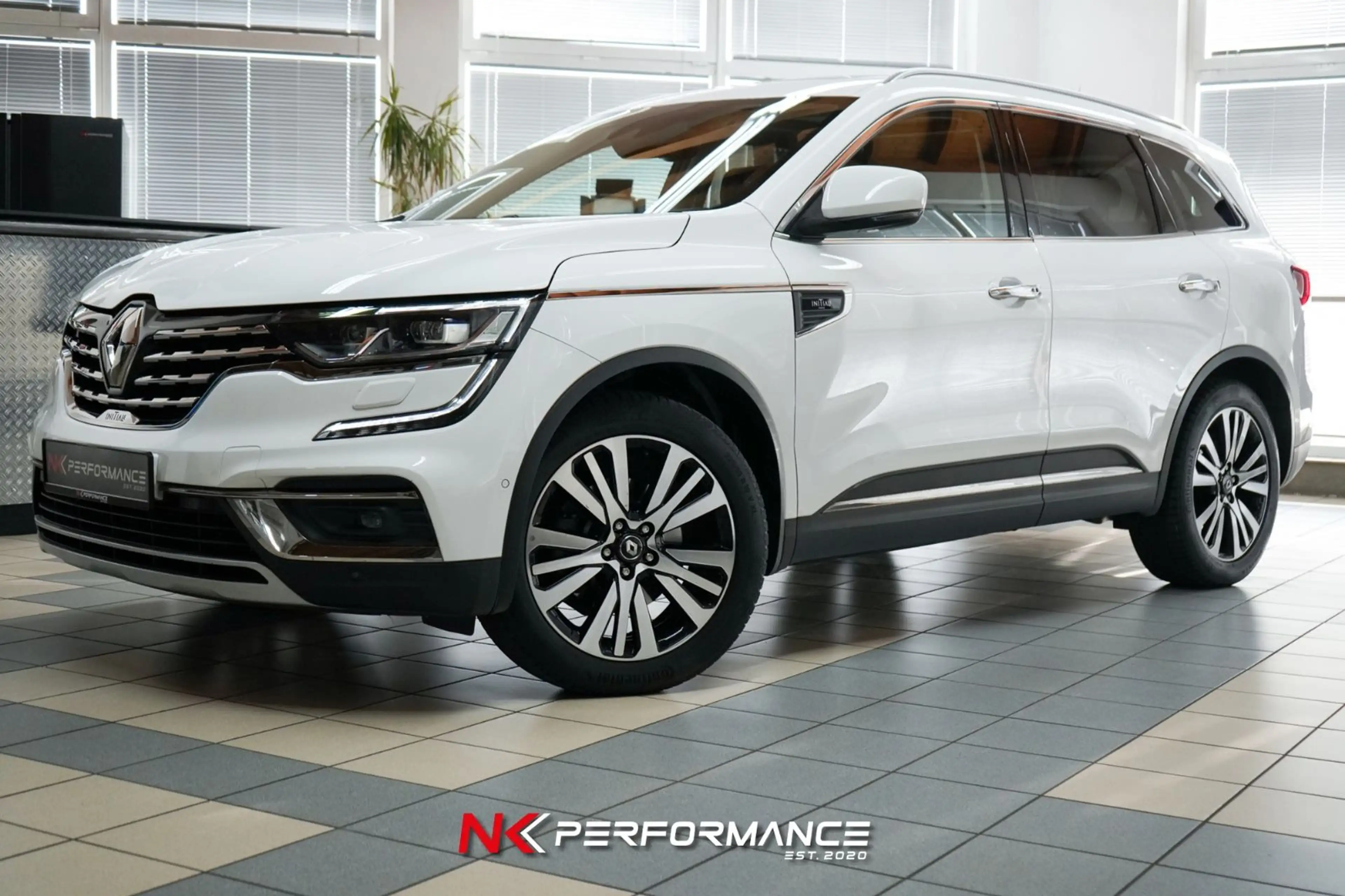 Renault Koleos Initiale Paris 4x4 / PANO / AHK / MASSAGE