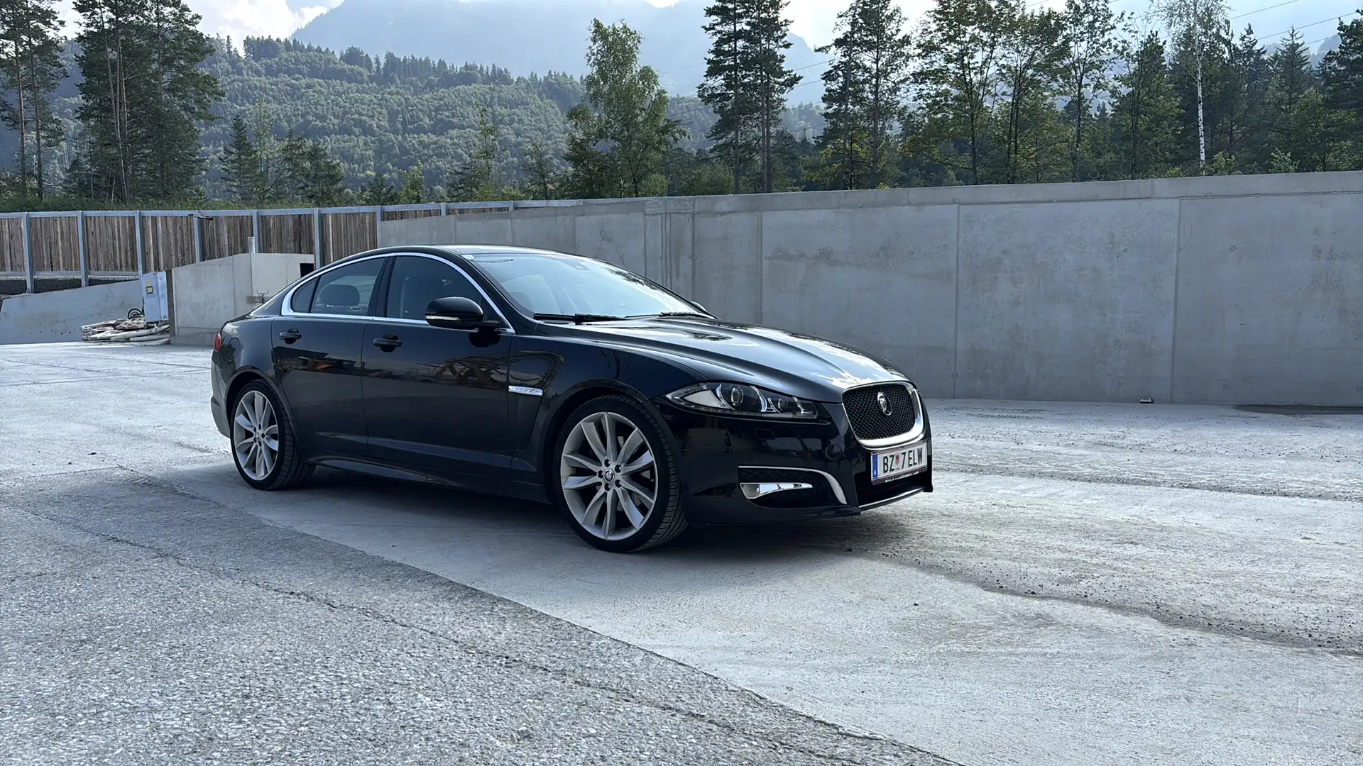 Jaguar XF 2,2 Diesel Premium Luxury - 1