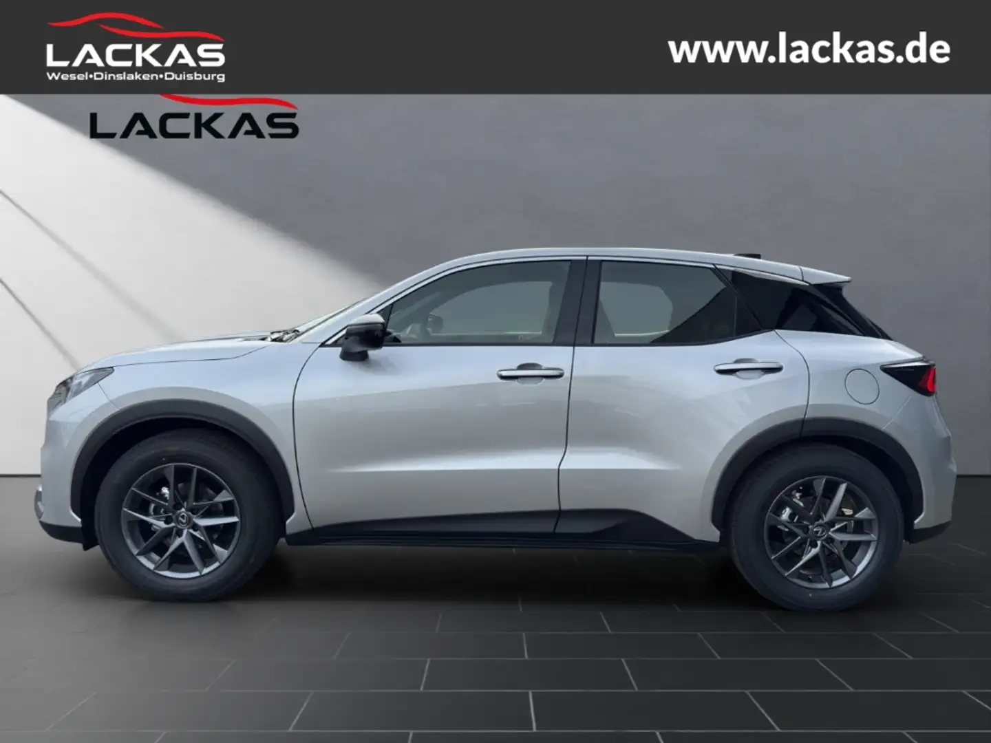 Lexus LBX Basis*1.5*KOMFORT-PAK.*SHZ*PDC*15J-GARANTIE* Stříbrná - 2