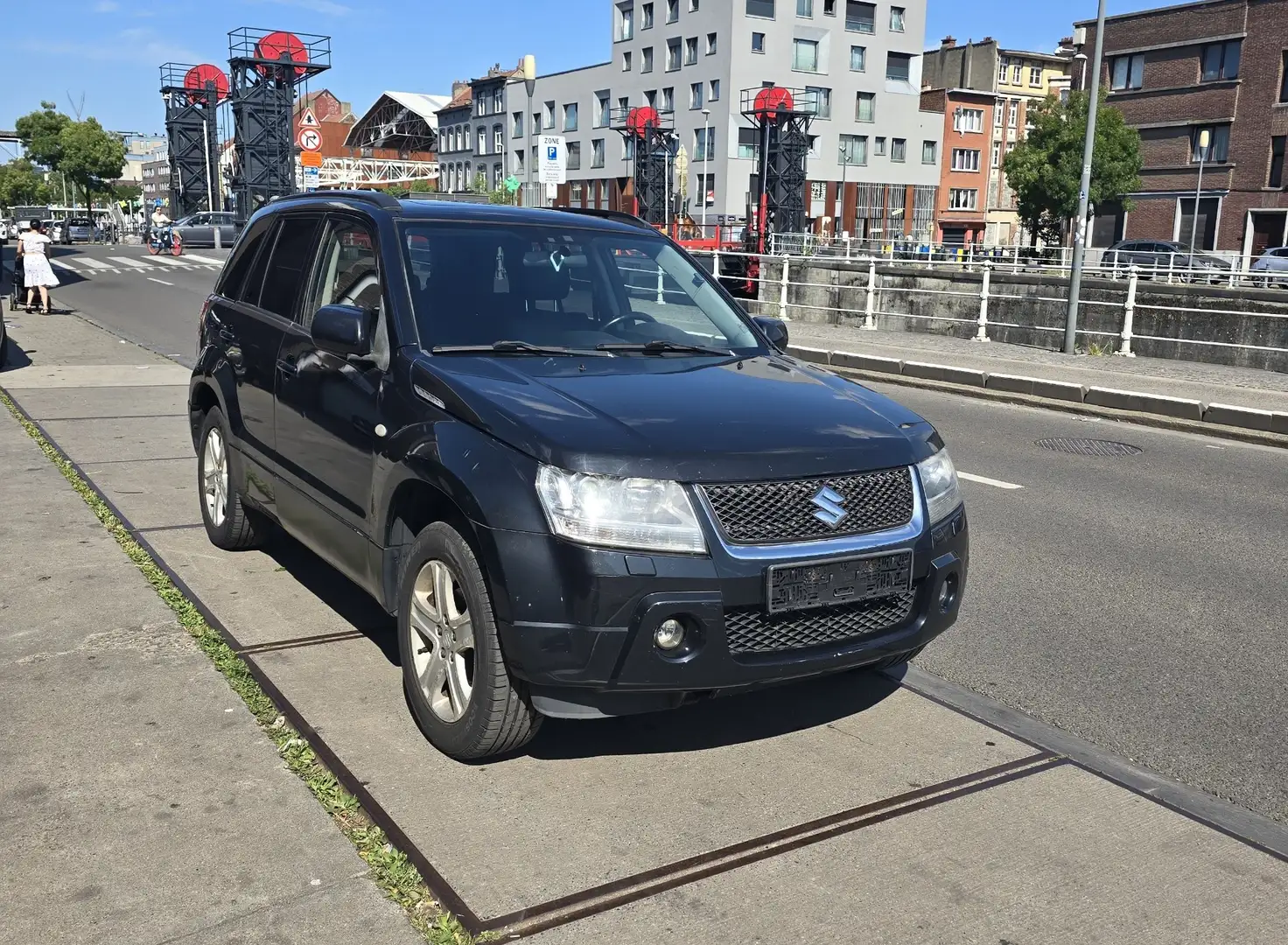 Suzuki Grand Vitara 2.0i   EXPORT - 2