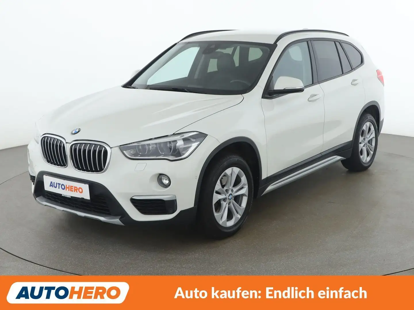BMW X1 xDrive 18d xLine Weiß - 1
