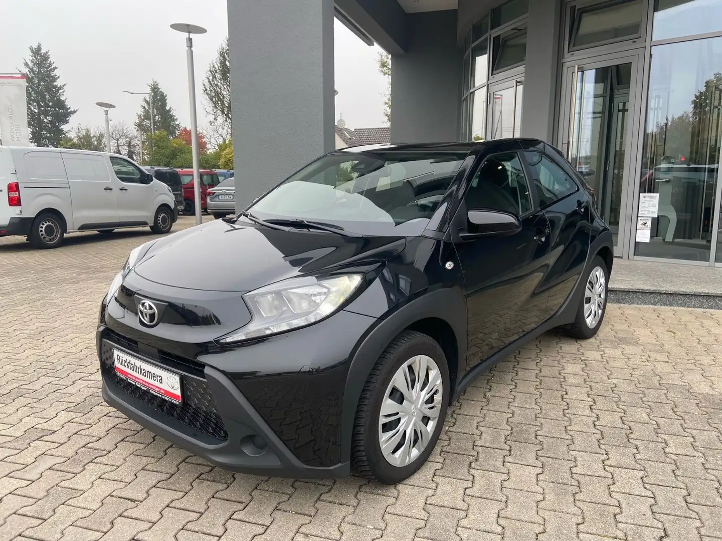 Toyota Aygo X Play Schalter*Kamera,Klima,ACC* Schwarz - 1