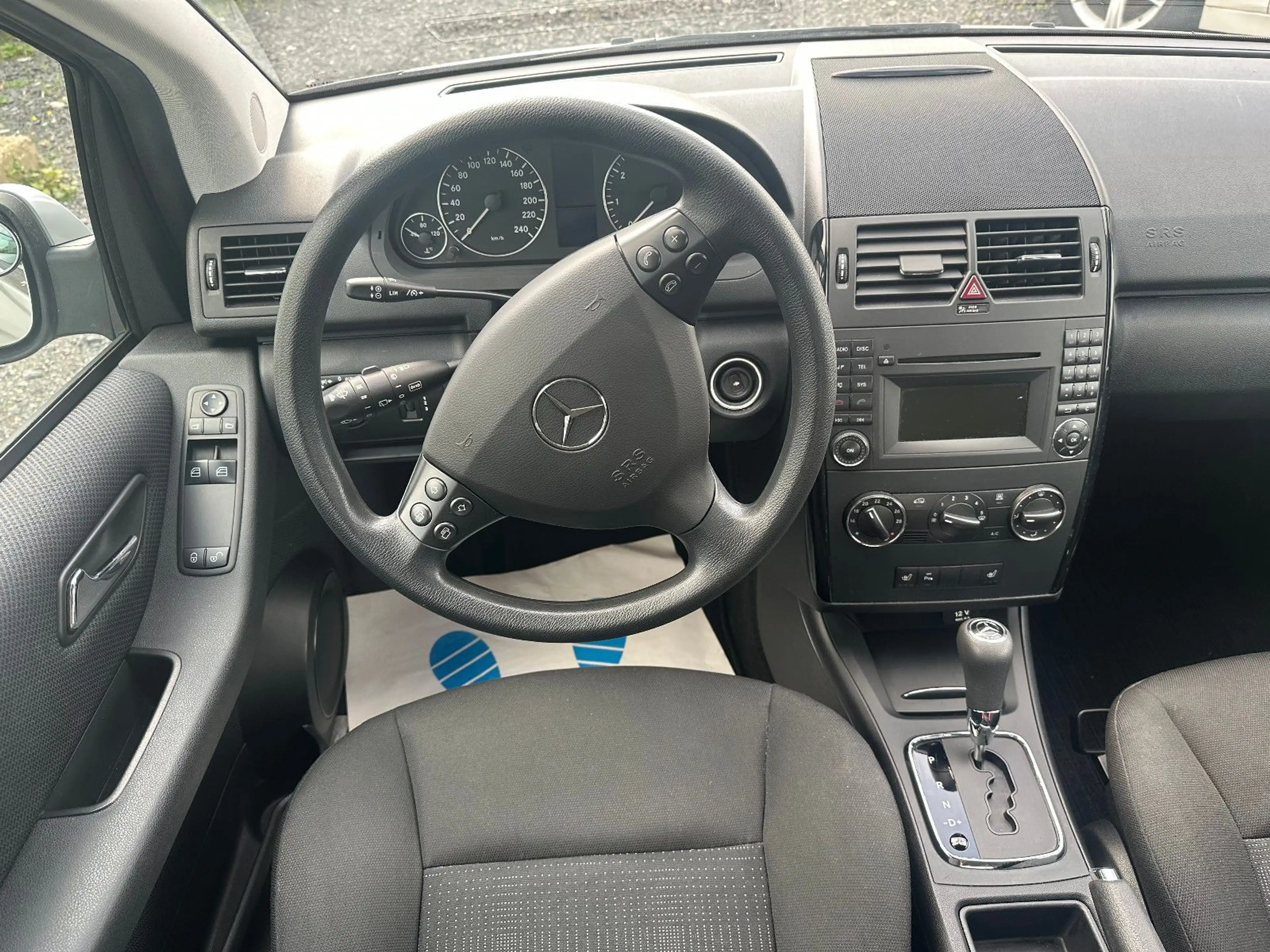 Mercedes-Benz A 180 5-türig*AUTOMATIK*KLIMA*SHZ*ALU*PDC V+H* — photo 9