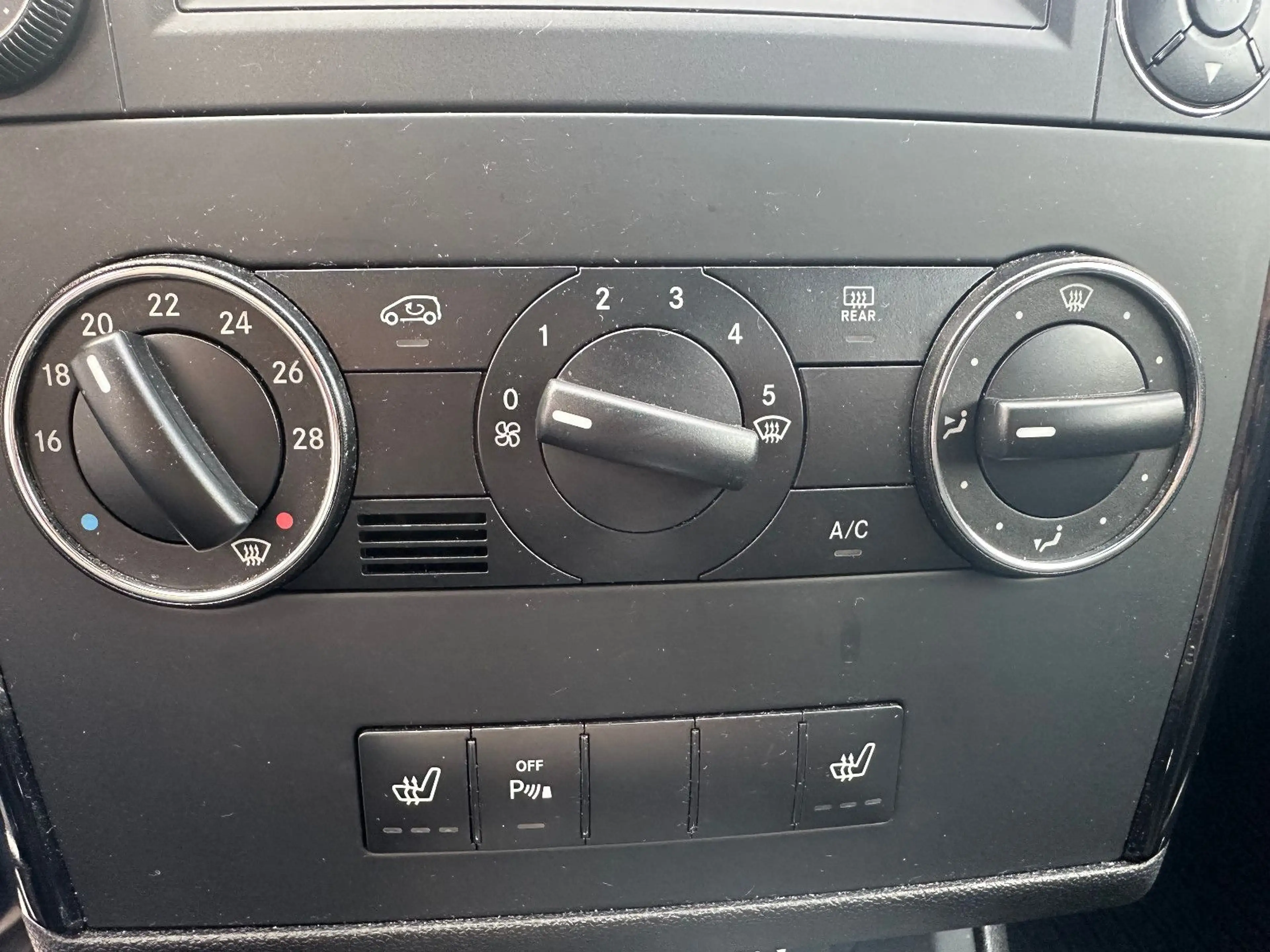 Mercedes-Benz A 180 5-türig*AUTOMATIK*KLIMA*SHZ*ALU*PDC V+H* — photo 15