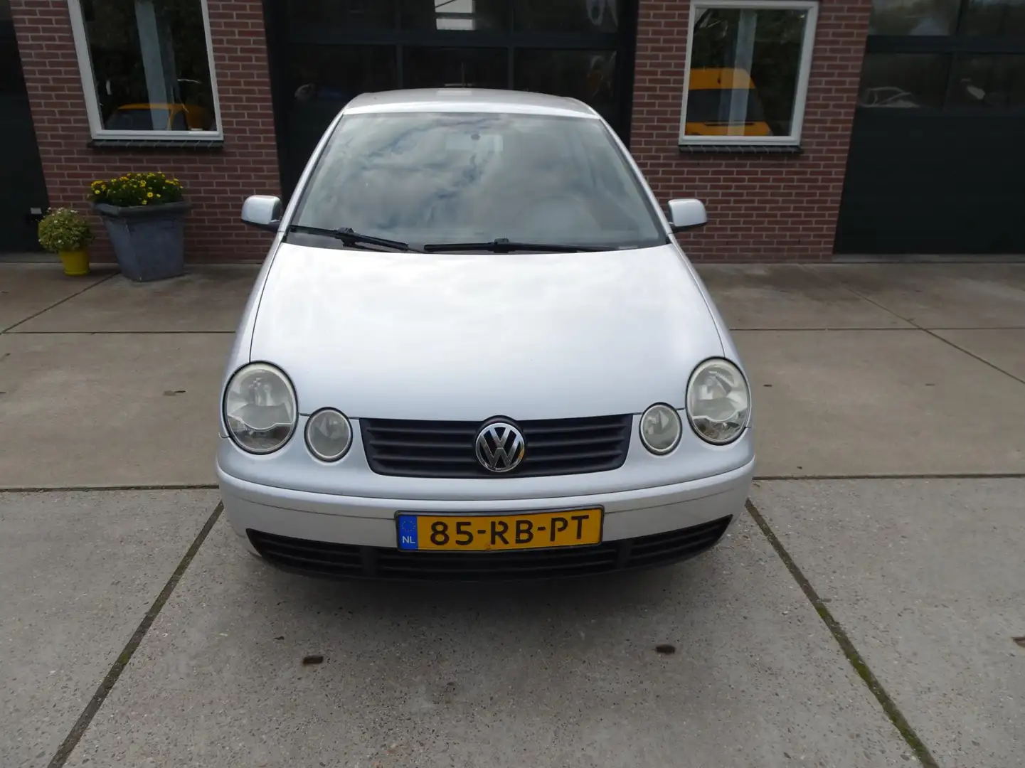 Volkswagen Polo 1.4-16V Athene Grijs - 2