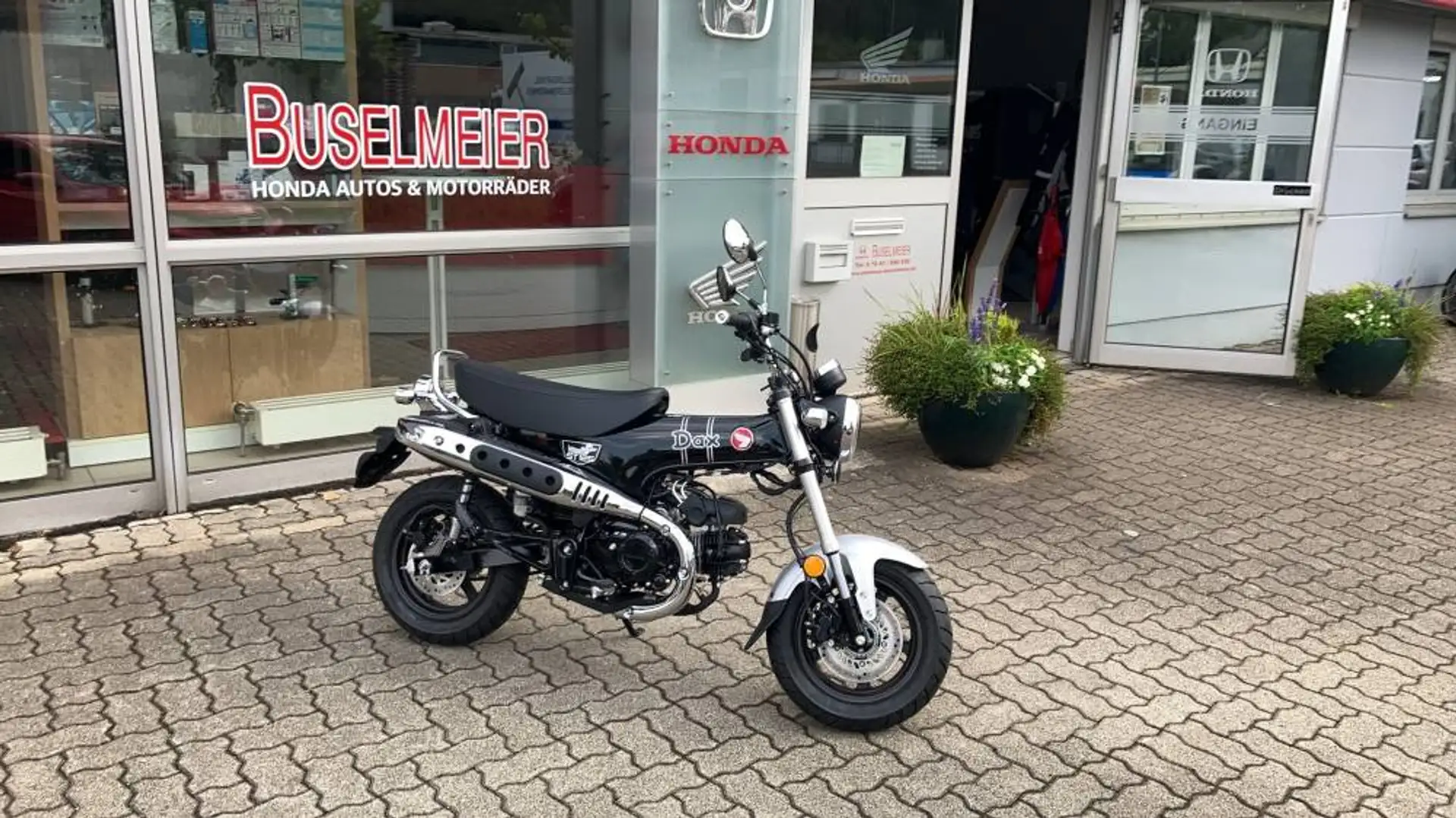 Honda DAX ST 125 2025 Deal Černá - 2