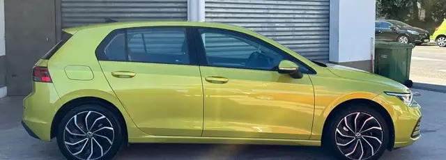Volkswagen Golf view 2