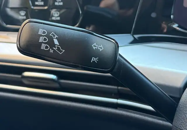 Volkswagen Golf view 12