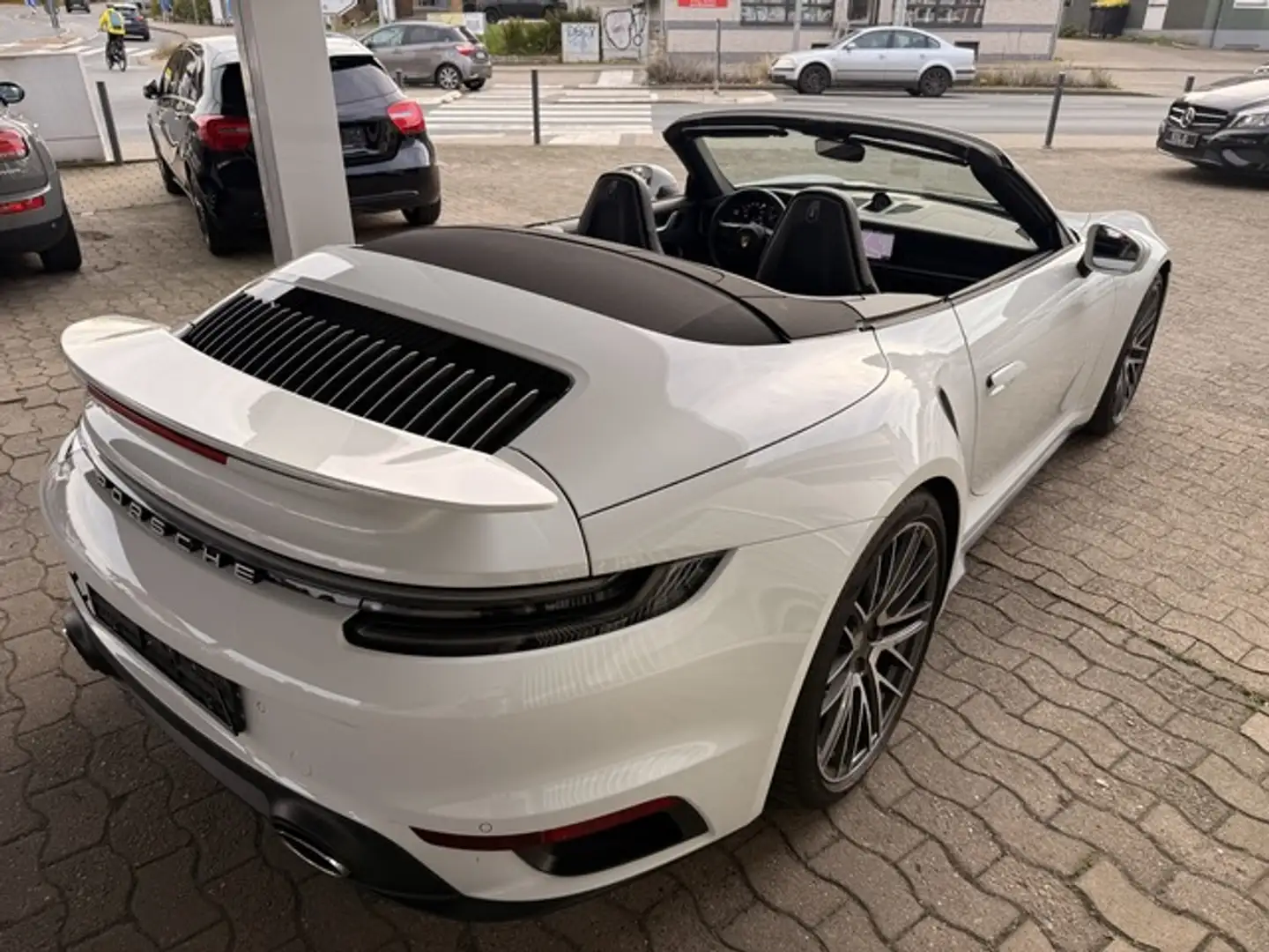 Porsche 992 Turbo Cabrio 3.8 Allrad Erstbesitz !! Weiß - 1