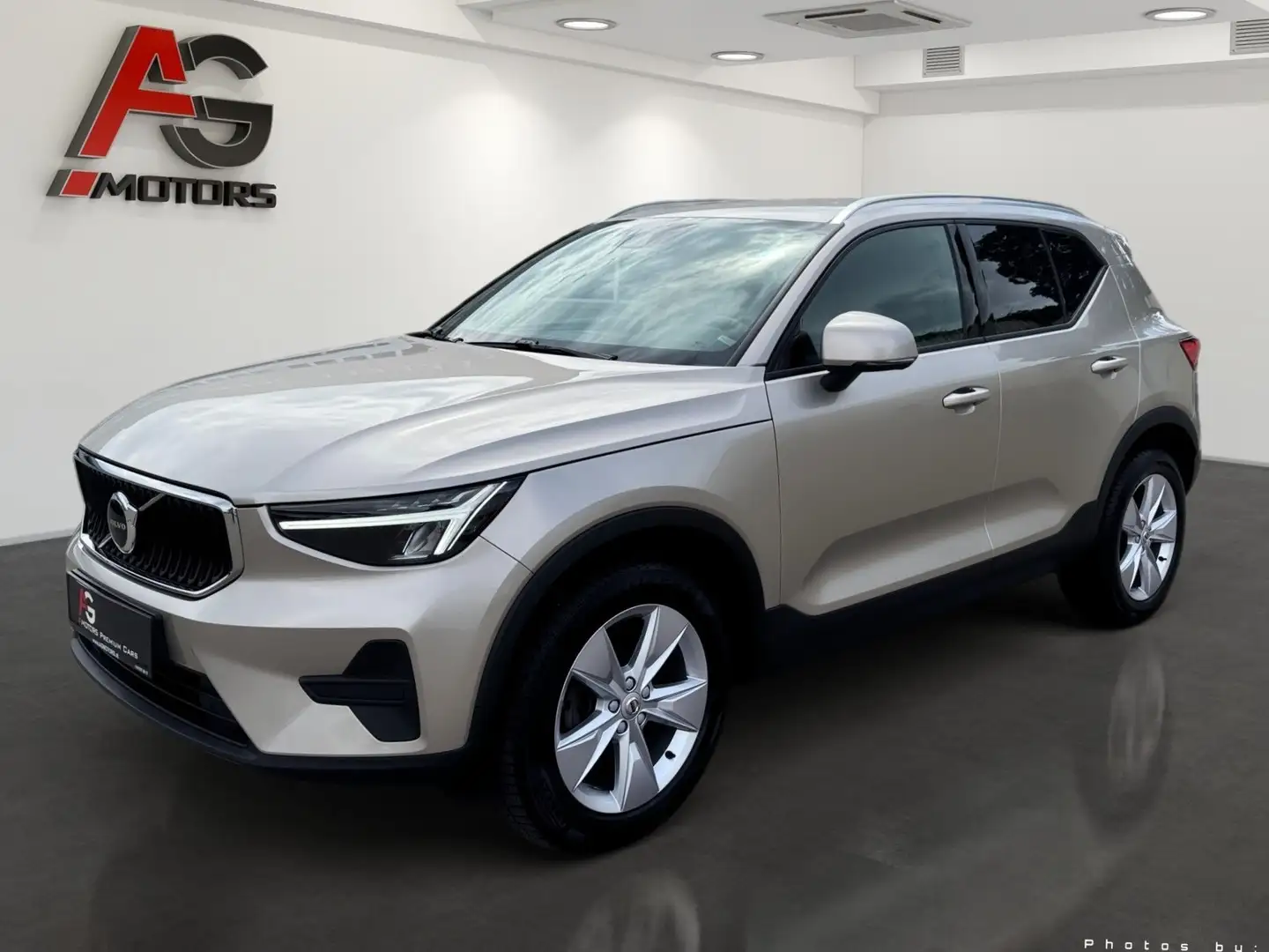 Volvo XC40 T2 Core Aut./LED/Navi/Kamera/Spurhalt./Werksgaran Beige - 1