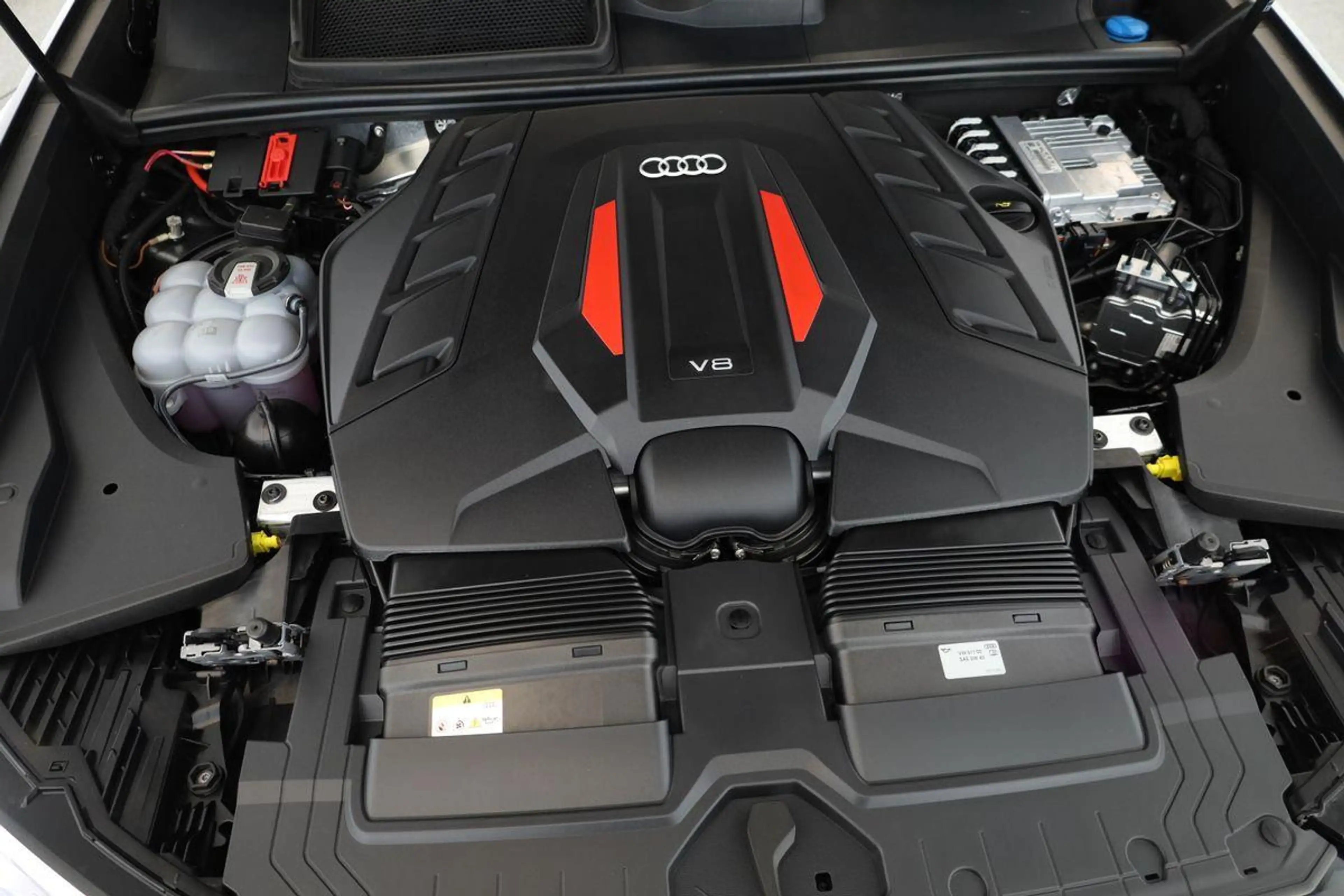 Audi SQ8 TFSI Facelift Leder Matrix Pano BangO ACC 23 — photo 8