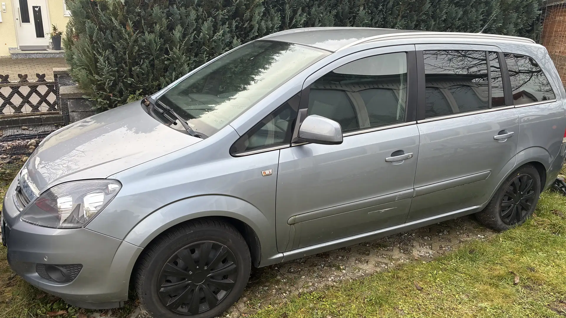 Opel Zafira Design Edition Grau - 1