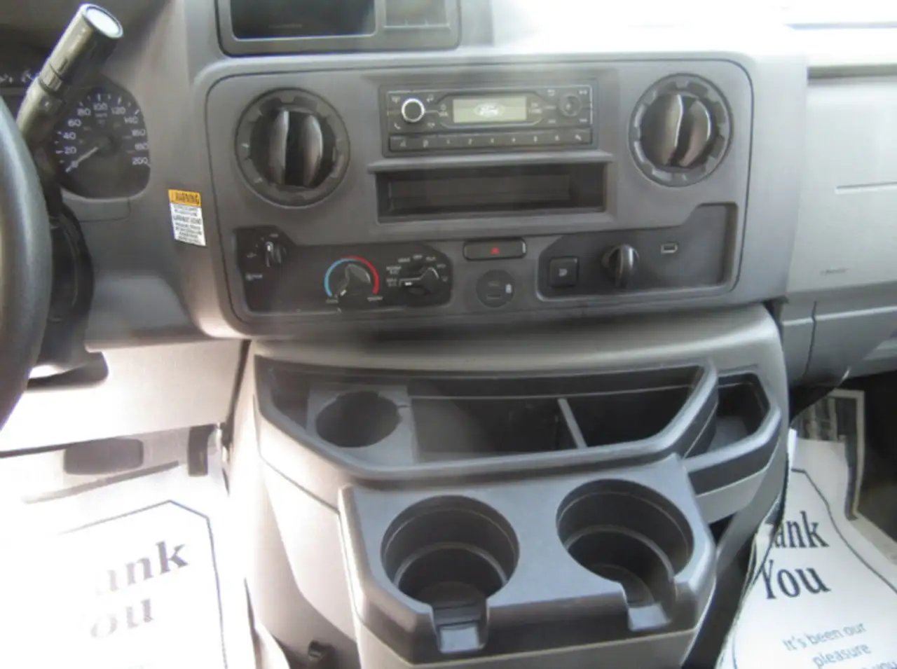 Ford E-450 Super Duty DRW снимка Ford E-450 Super Duty DRW