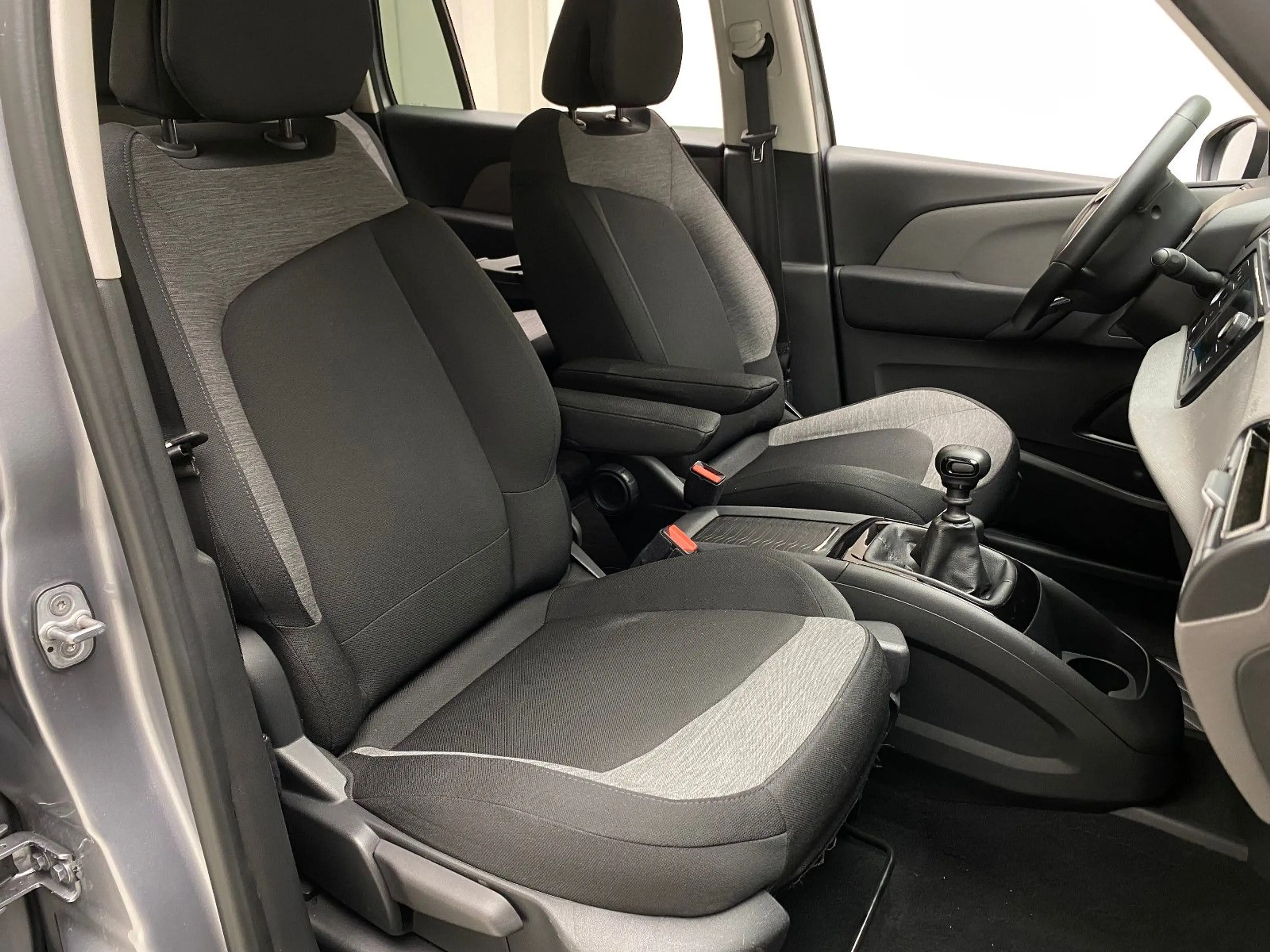 Citroen Grand C4 Picasso /Spacetourer Feel 7 Sitze — photo 42
