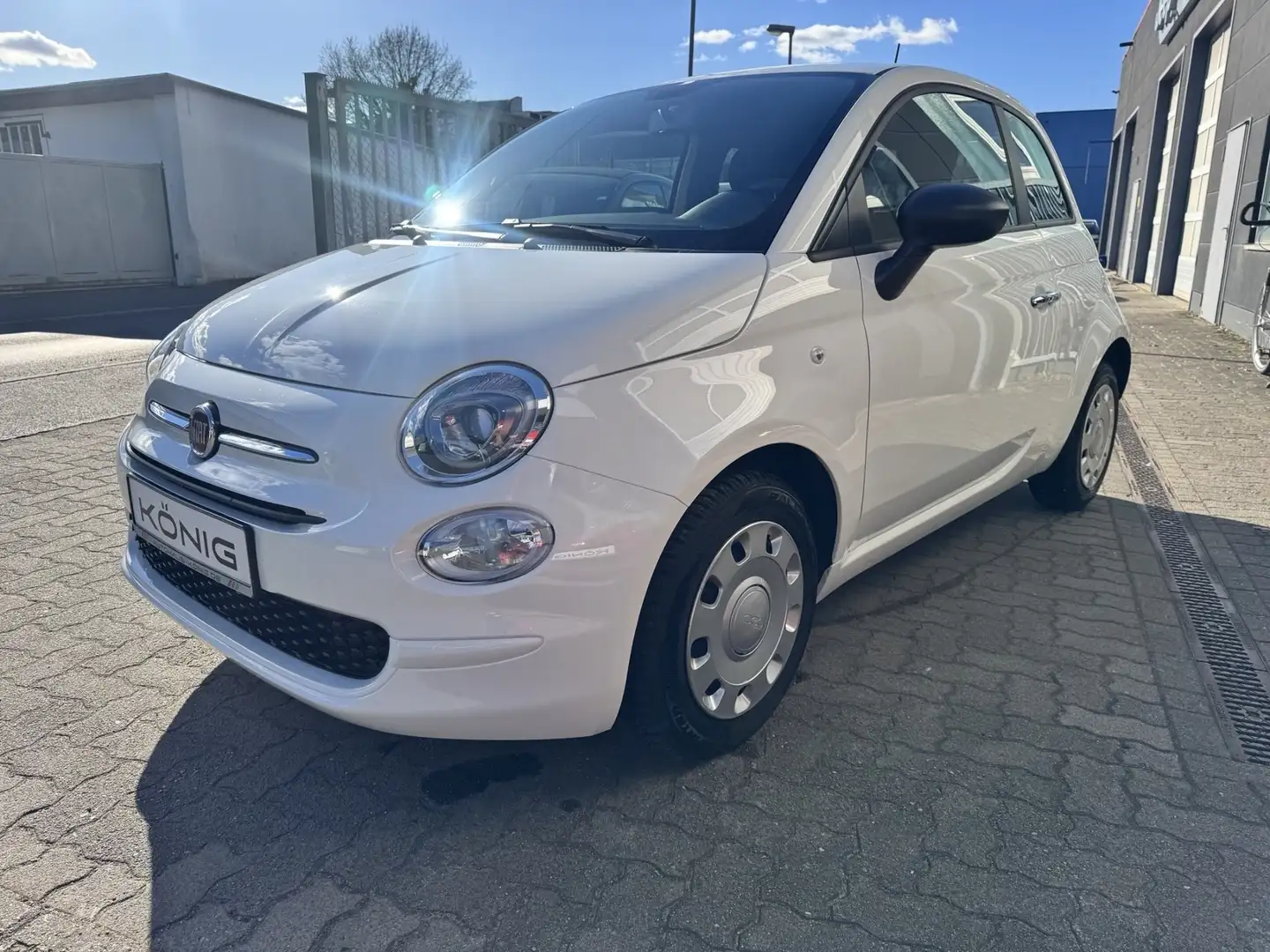 Fiat 500 Hatchback MY23 1.0 GSE Hybrid 51 kW Weiß - 1