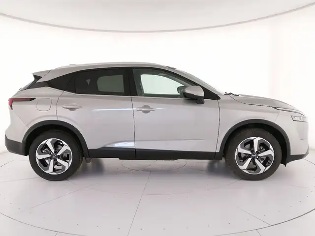Nissan Qashqai view 3