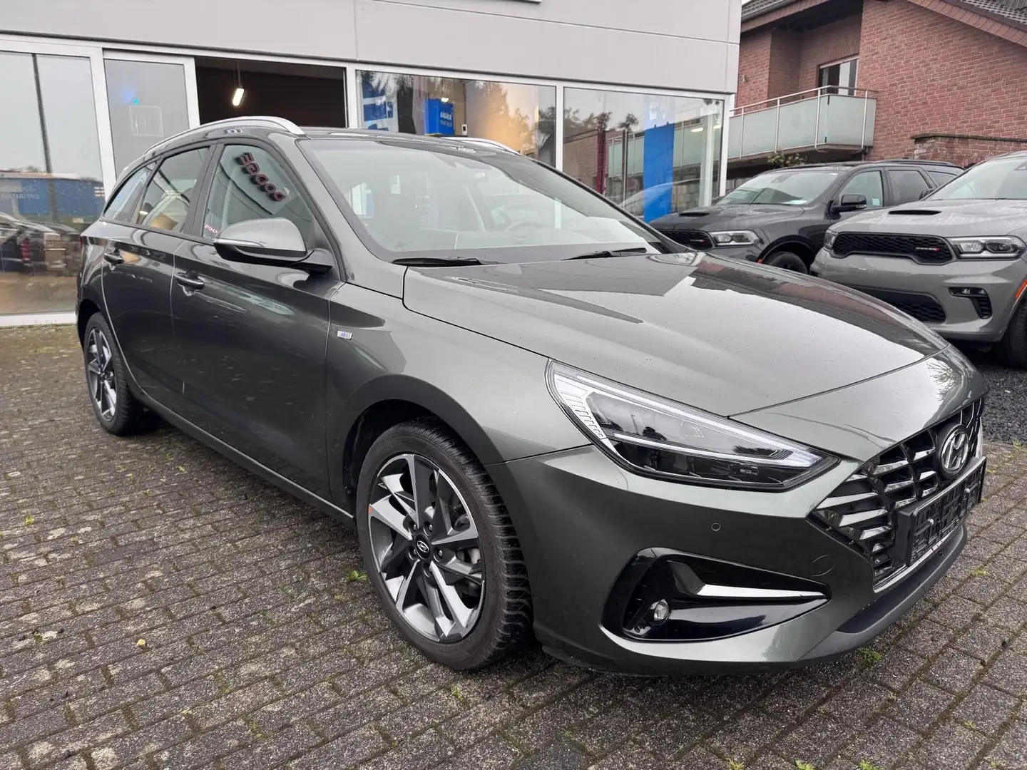 Hyundai i30 cw Trend Mild-Hybrid Gris - 2