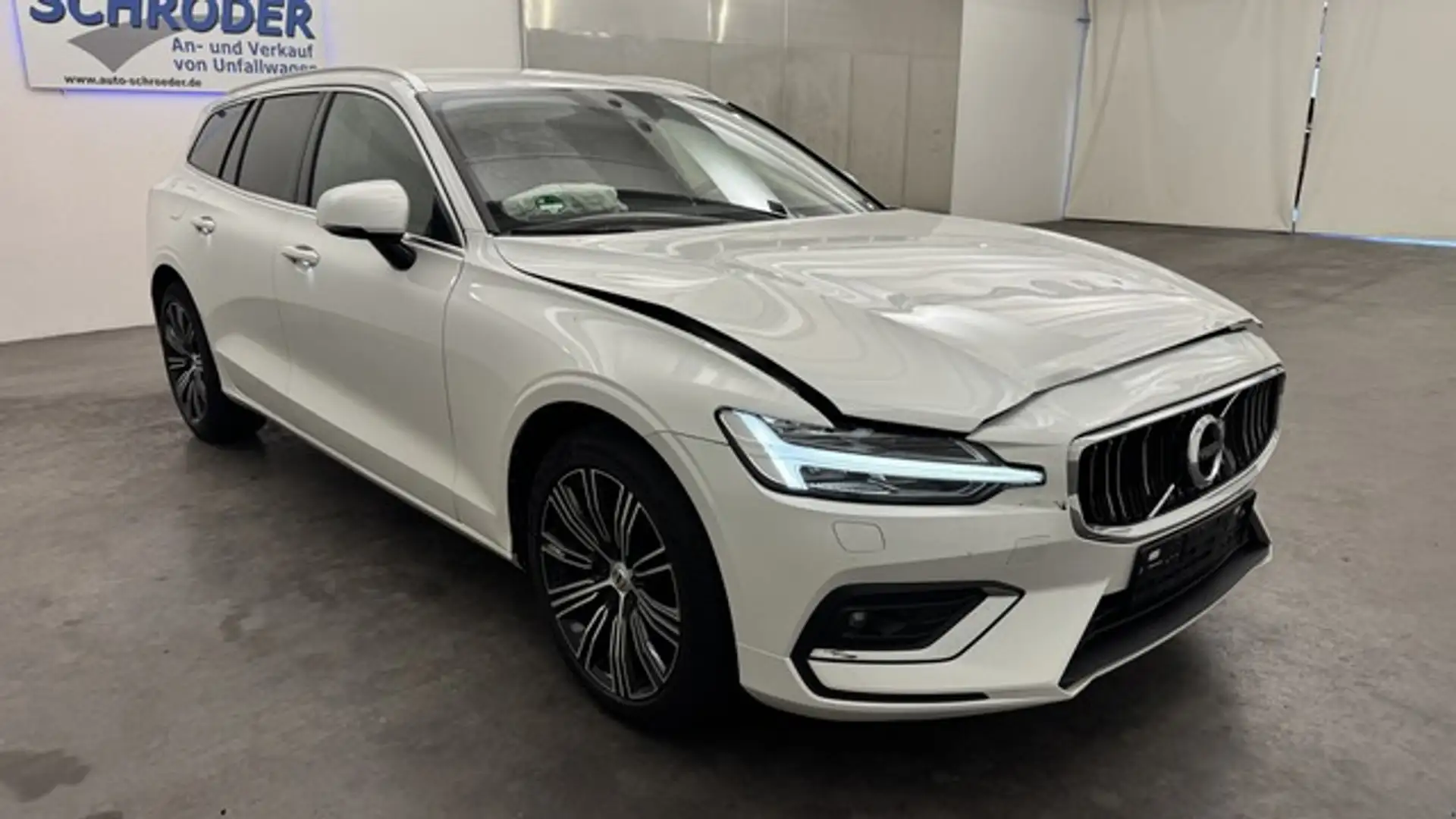 Volvo V60 Kombi Inscription Aut. *Leder*LED*Carplay* Wit - 1