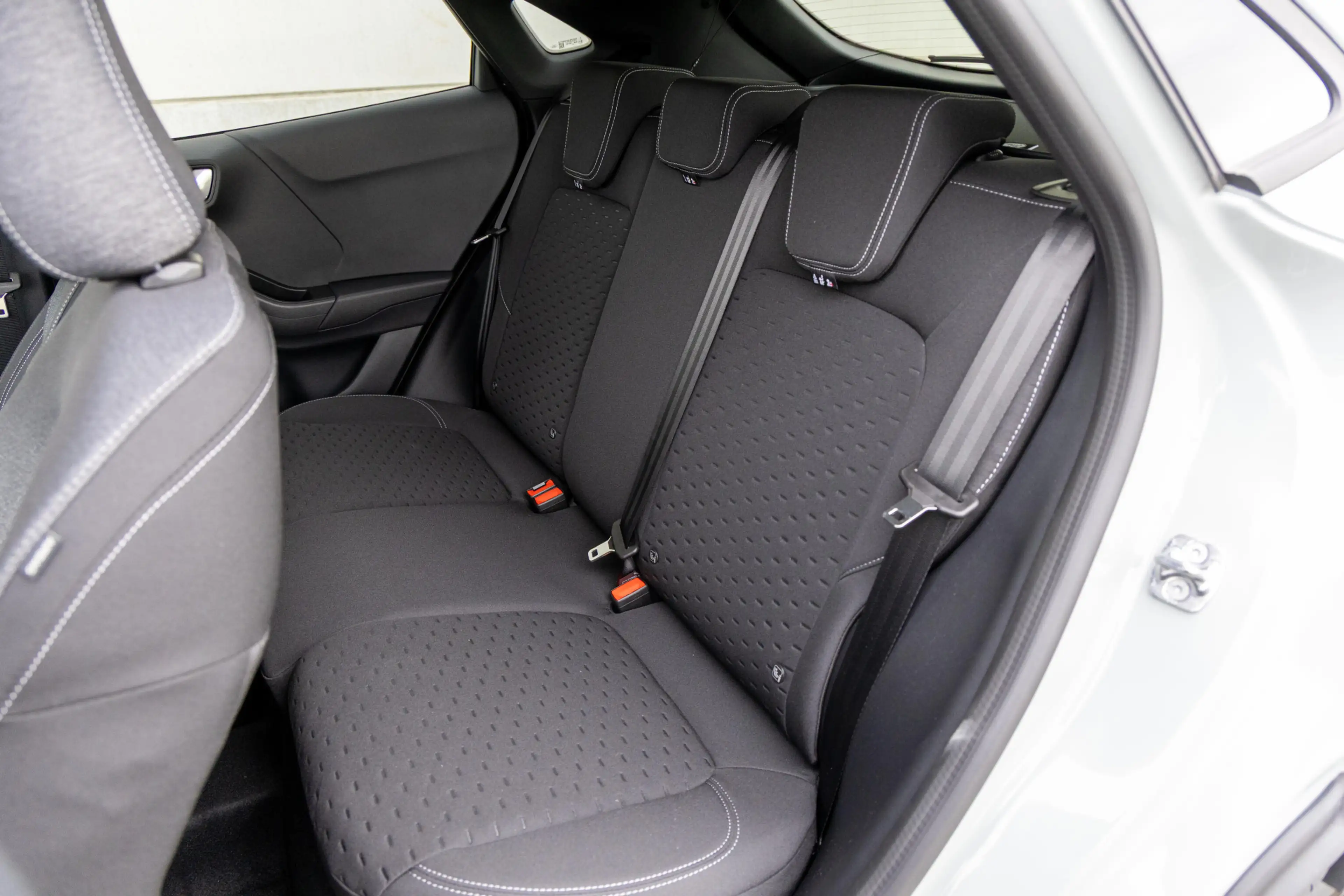 Ford Puma 1.0 EcoBoost Hybrid Titanium — photo 8