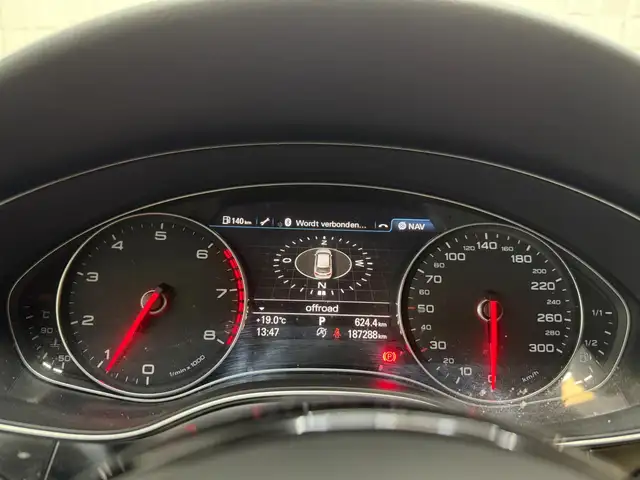 Audi A6 view 11