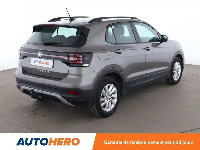 Volkswagen T-Cross view 6