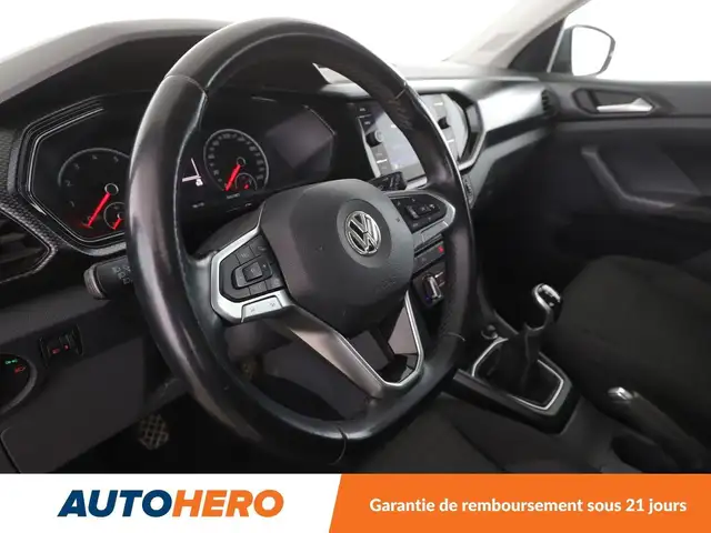 Volkswagen T-Cross view 11