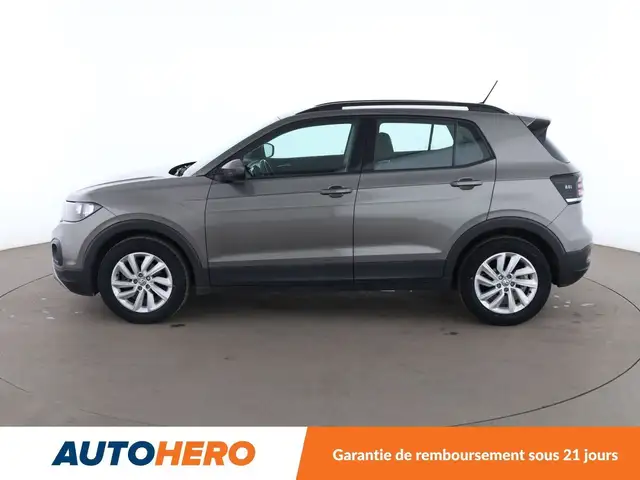 Volkswagen T-Cross view 3