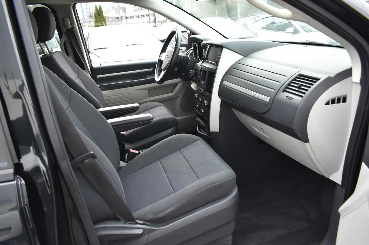 Dodge Grand Caravan снимка Dodge Grand Caravan