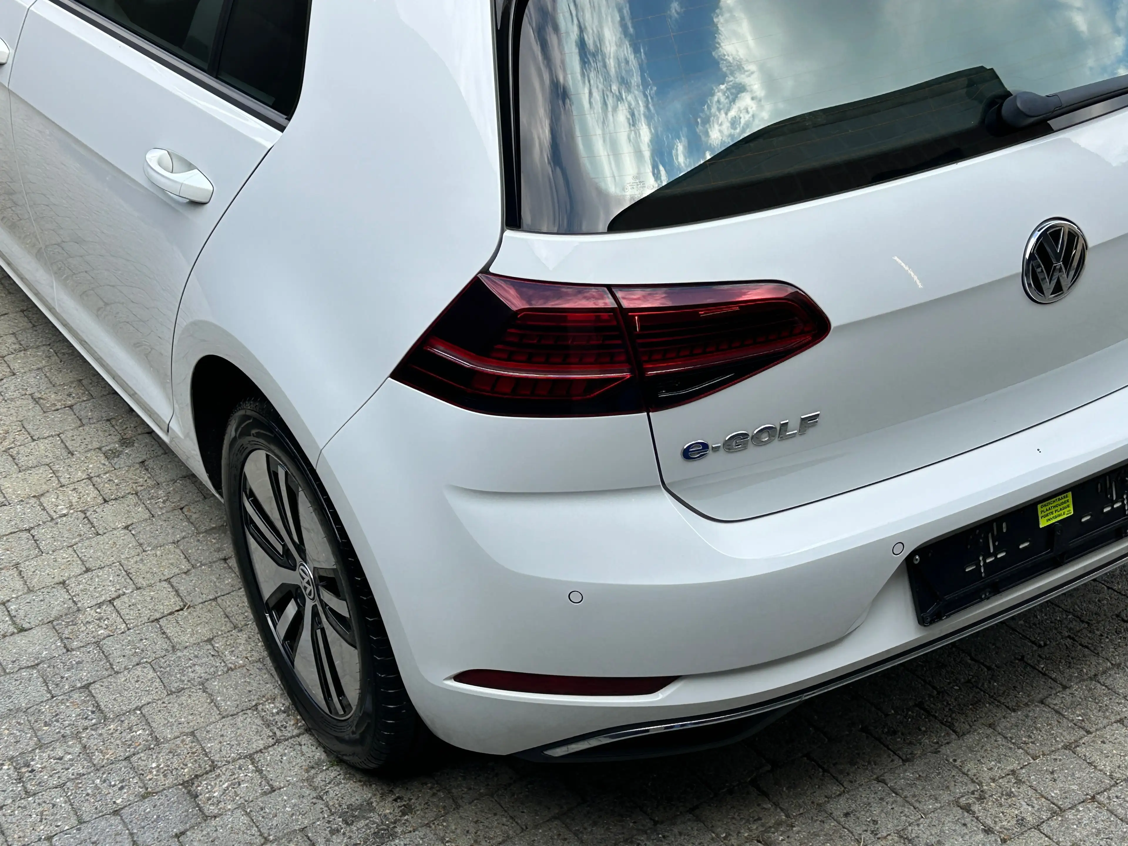 Volkswagen e-Golf Elektrisch Bi-Xenon Navigatie Bleuthoot Camera — photo 12