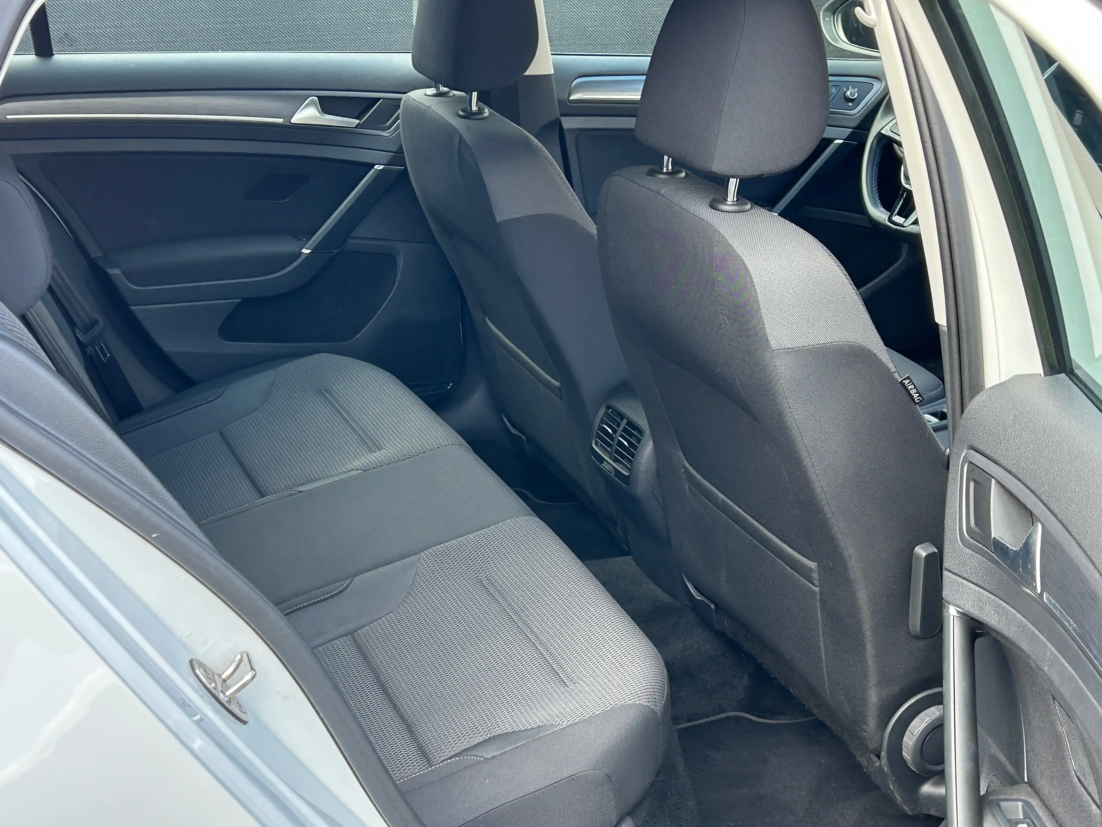 Volkswagen e-Golf Elektrisch Bi-Xenon Navigatie Bleuthoot Camera — photo 15