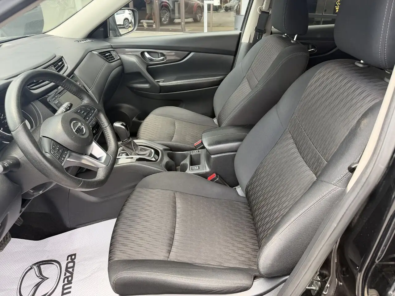 Nissan Rogue fotografie Nissan Rogue