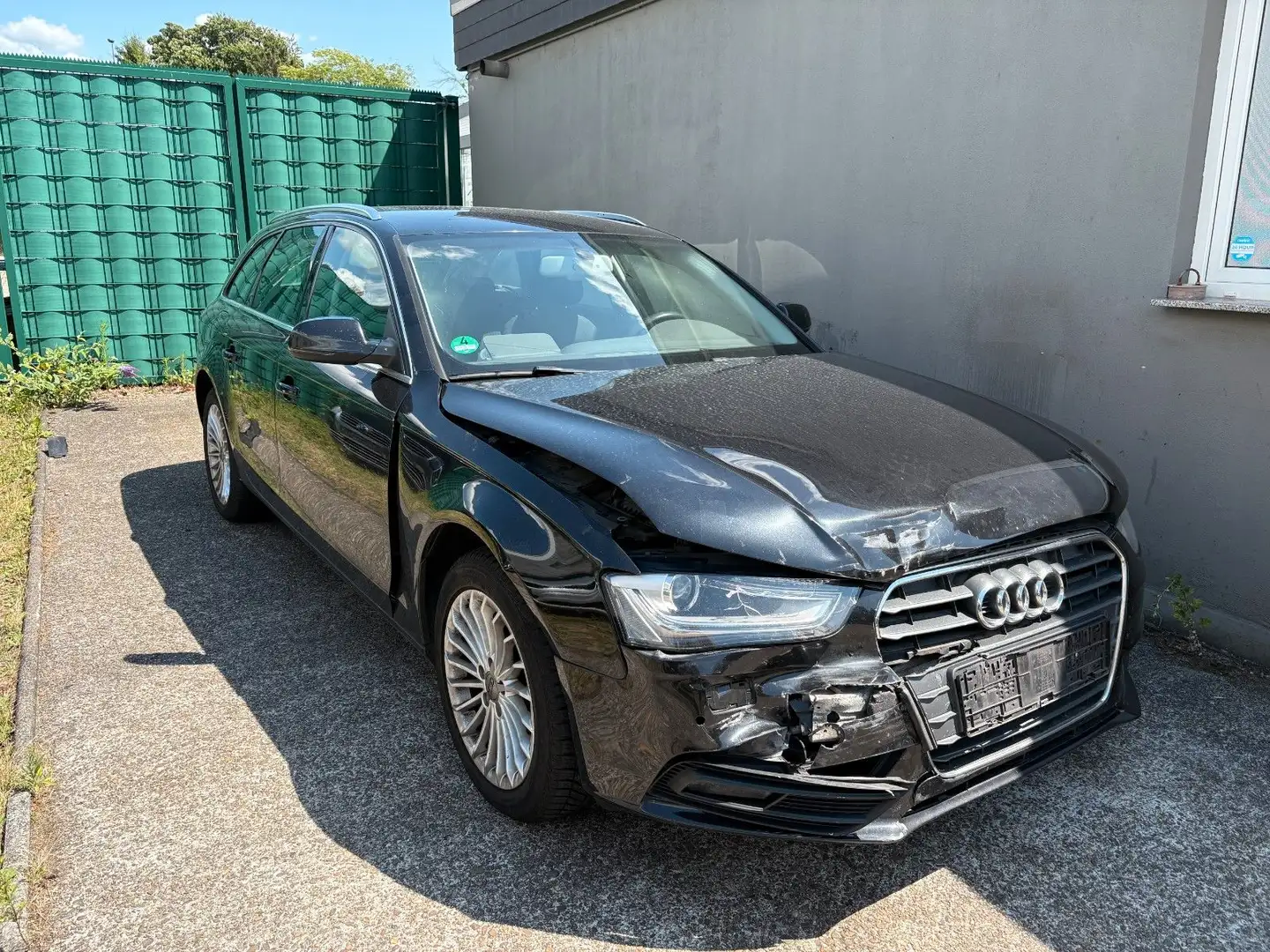 Audi A4 Avant Ambiente UNFALL VORN VOLL FAHRBEREIT Negru - 2