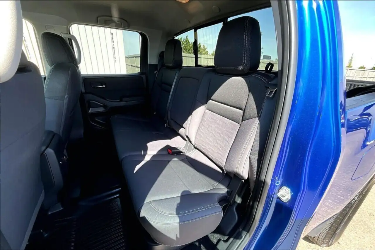 Nissan Frontier снимка Nissan Frontier